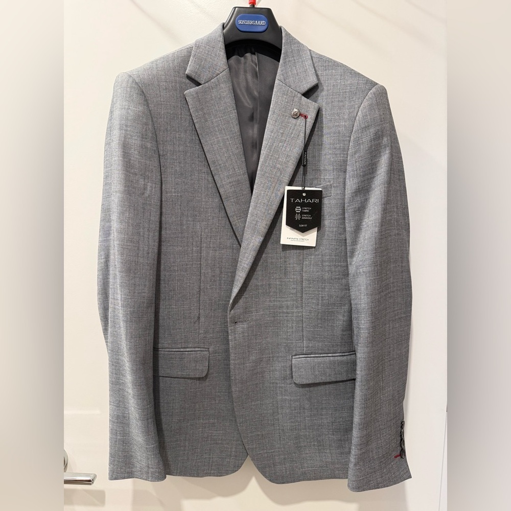 Tahari Men's Classic Suit Gray NWOT - Picture 2 of 9